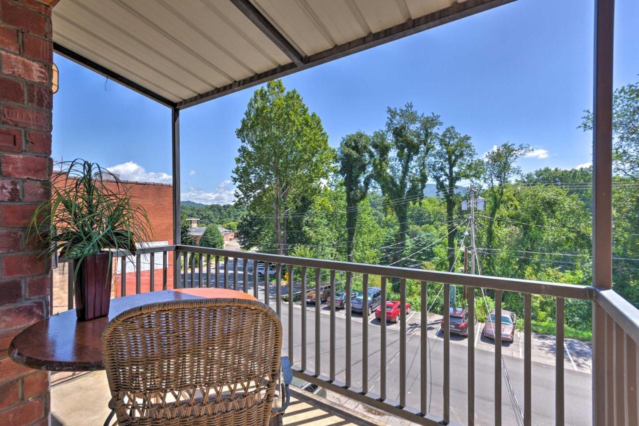 Modern Main St Apt In Downtown Waynesville! Zewnętrze zdjęcie